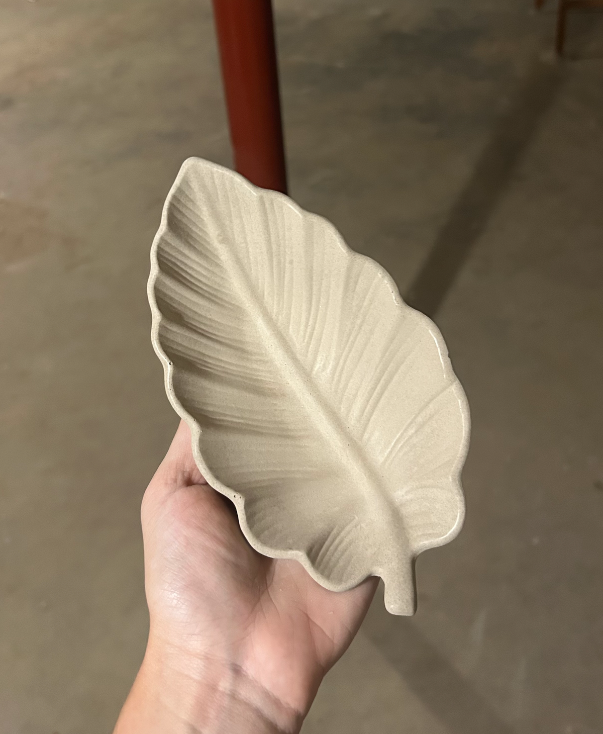 Leaf Stone Tray – Handcrafted Concrete Dish - detail view